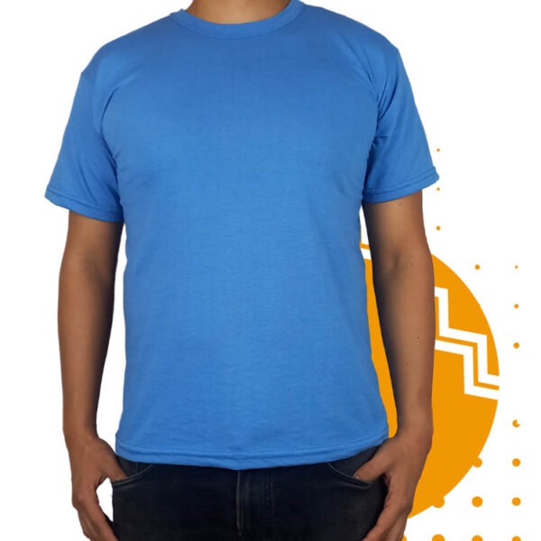Playera campaña azul cielo hombre. Ideal para personalizar con tu logo o eslogan.