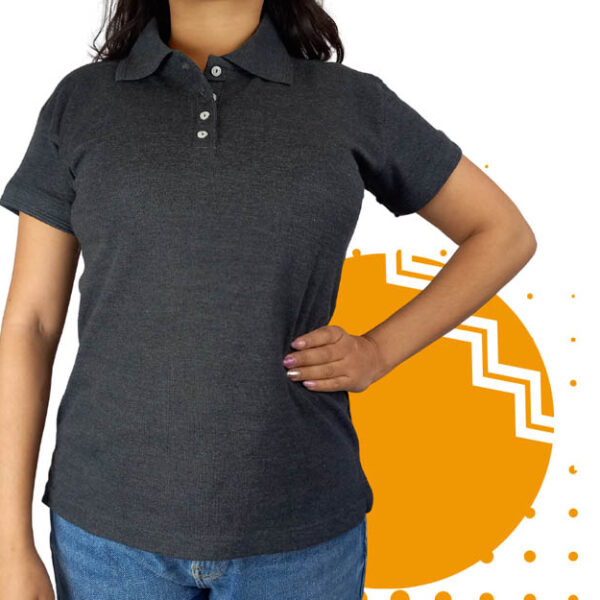 Playera polo mujer gris oscuro. Ideal para personalizar con tu logo.