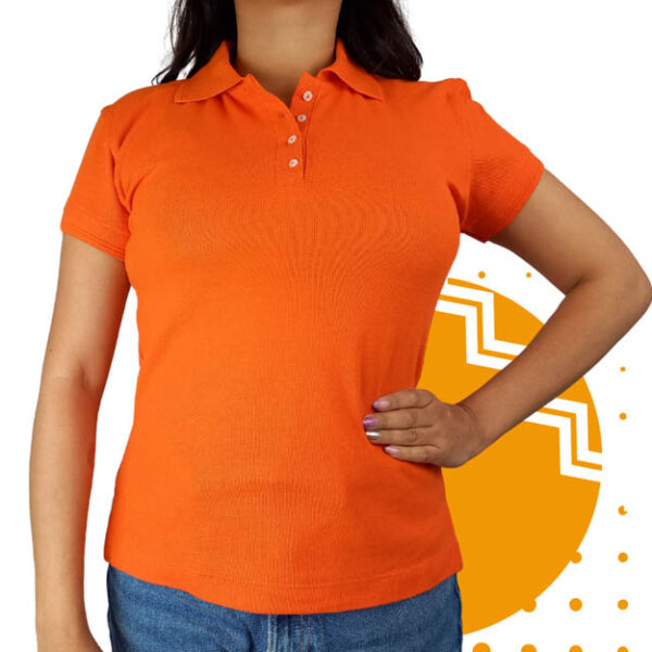 Playera polo mujer naranja. Ideal para personalizar con tu logo.
