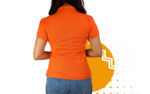 Playera polo mujer naranja. Ideal para personalizar con tu logo.